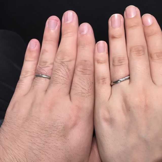 【銀座ダイヤモンドシライシの口コミ】 男性ものはつや消し加工がしてあること、女性ものは斜めにダイヤが入って…