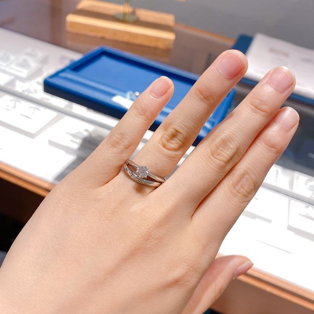 【銀座ダイヤモンドシライシの口コミ】 信じるというコンセプトの結婚指輪でそのネーミングにも惹かれました。彼…