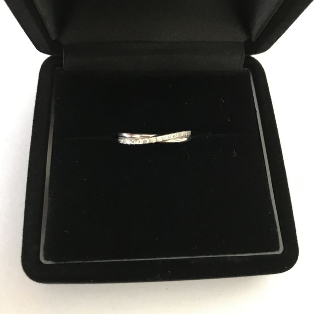 【ヴァンドーム青山(VENDOME AOYAMA)の口コミ】 ねじれてるデザインで、他のブランドではあまり見なかったのと、ダイヤの…