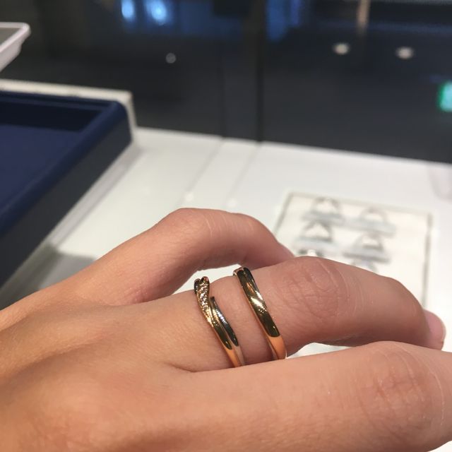 【銀座ダイヤモンドシライシの口コミ】 老舗メーカーで種類も豊富。価格も手頃な値段かと思います。コンビカラー…