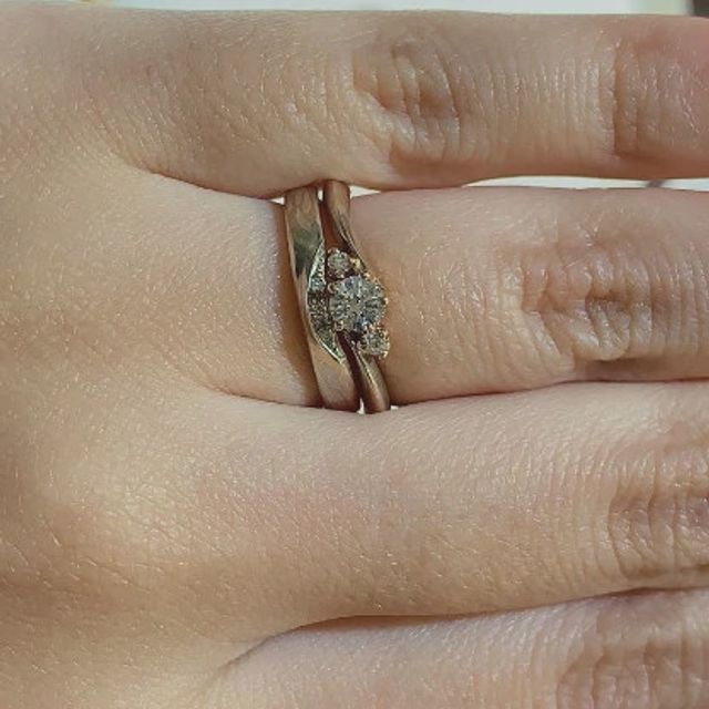 【杢目金屋(もくめがねや)の口コミ】 同じ金属板から婚約指輪、結婚指輪が造れるというロマンチックな面が特に…