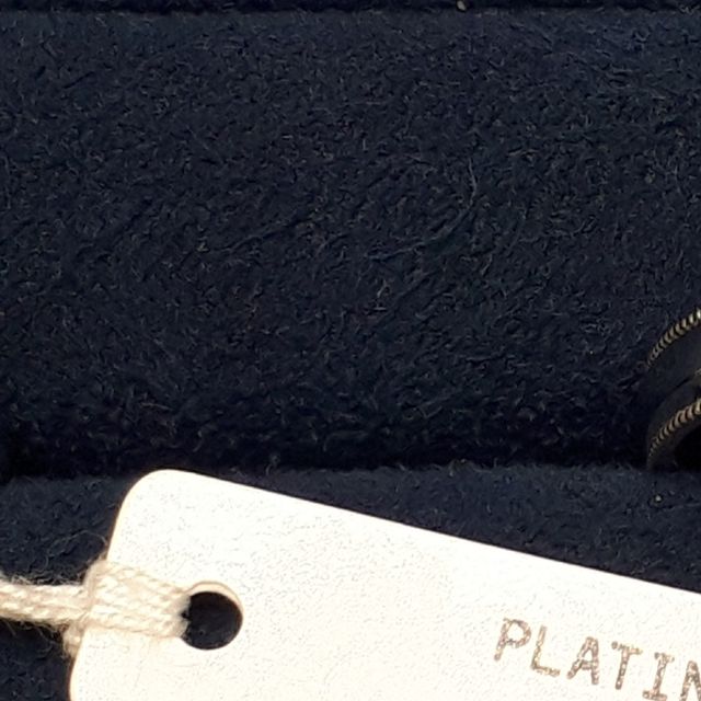 【4℃ BRIDAL(ヨンドシーブライダル)の口コミ】 結婚指輪は鍛造製法のミルグレインのデザインで探していました。旦那さん…