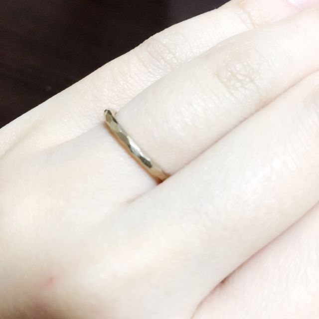 【AHKAH(アーカー)の口コミ】 指輪の色にこだわっており、私と旦那の好きな色であるピンクゴールドの物…
