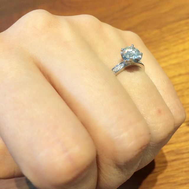 【Fred(フレッド)の口コミ】 リング部分が細身でパヴェデザインの指輪を探していました。FREDは高級ブ…