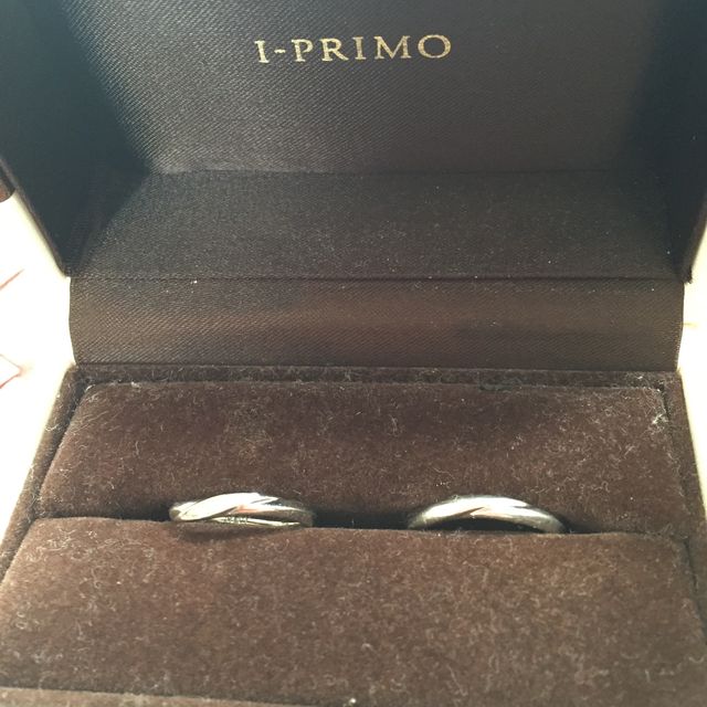 【アイプリモ(I-PRIMO)の口コミ】 種類、組み合わせが豊富で婚約指輪は華やかに見えるもので石がたくさんつ…