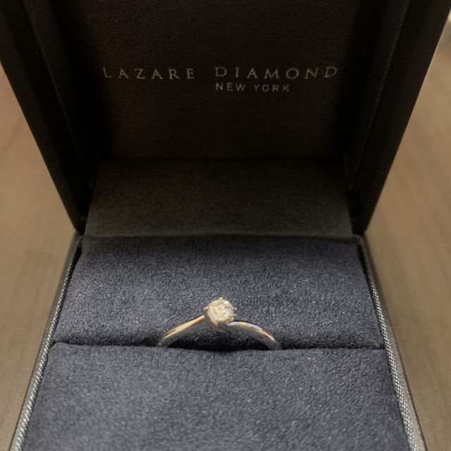 【ラザール ダイヤモンド(LAZARE DIAMOND)の口コミ】 ラザールダイヤモンドではまず、リングのみのデザインを選びます。本当に…