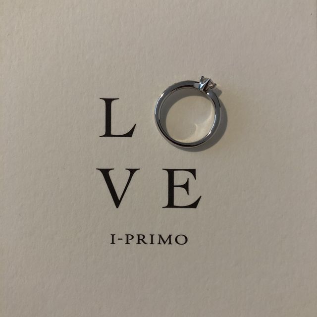 【アイプリモ(I-PRIMO)の口コミ】 デザインがとても繊細で、
キラキラしていて
ホントにキレイです。
自分に…