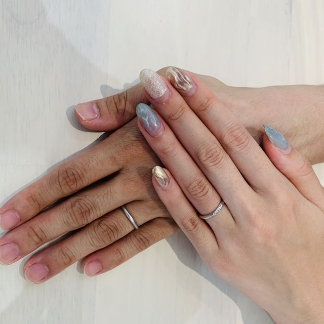 【俄(にわか)の口コミ】 お互いの指にあった、細めのリングのものを探しました。ストレートよりも…