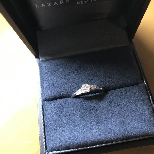 【ラザール ダイヤモンド(LAZARE DIAMOND)の口コミ】 ダイヤモンドの輝きが他店のものと比較して、優れていた点が指輪購入の1番…