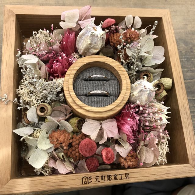 【鎌倉彫金工房の口コミ】 手作り出来ること
普通に購入するよりも手作りの指輪をお互いで
作り合う…