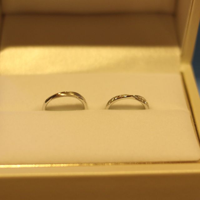 【宝寿堂(ほうじゅどう)の口コミ】 キラキラしたものが良く、ダイヤが多く使用されているハーフエタニティに…