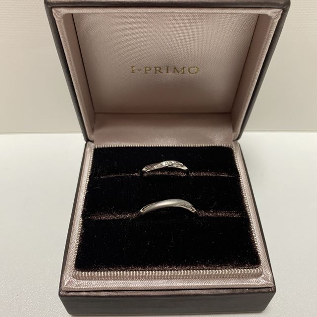 【アイプリモ(I-PRIMO)の口コミ】 ホームページで指輪を見ていた時はストレートラインのものばかりでしたが…
