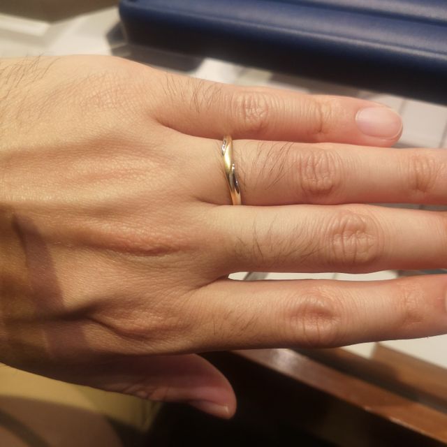 【銀座ダイヤモンドシライシの口コミ】 夫婦で個性的なデザインの指輪をしたい、という要望でしたのでつや消し加…