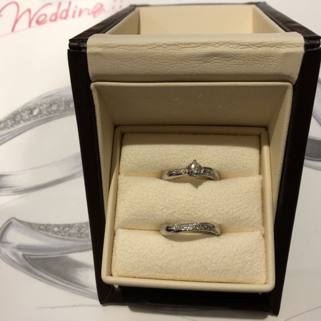 【Desserts(デザート)の口コミ】 太めのデザイン、指を綺麗に見せてくれるデザインに惹かれました。小さな…