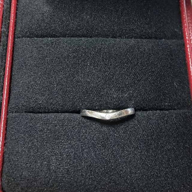 【カルティエ(Cartier)の口コミ】 婚約指輪か結婚指輪は絶対カルティエで購入したいと決めていました。
婚約…