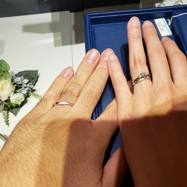 【銀座ダイヤモンドシライシの口コミ】 各々の希望に合ったダイヤをおすすめしてくれました！そのダイヤを基に、…