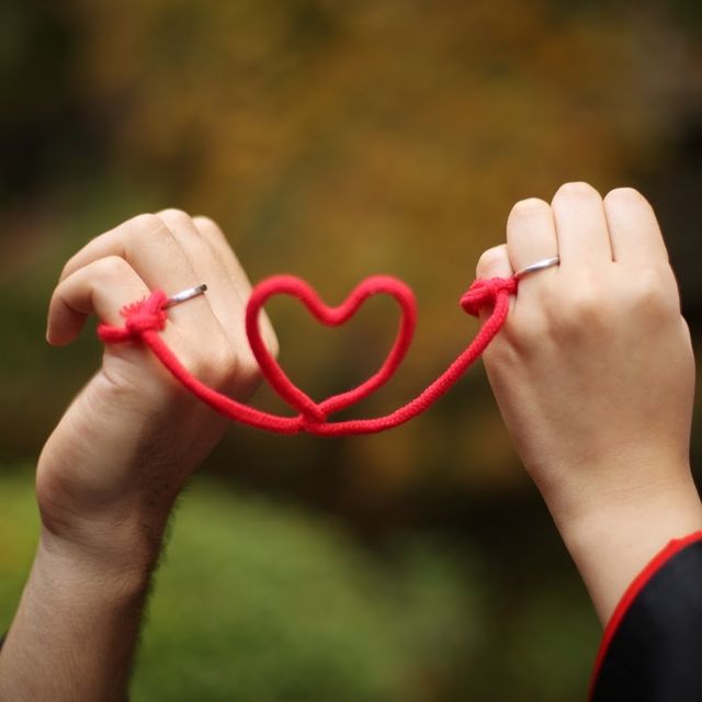 【俄(にわか)の口コミ】 元々2人とも宝飾品をつけないタイプなので、石のないシンプルな艶消しタイ…