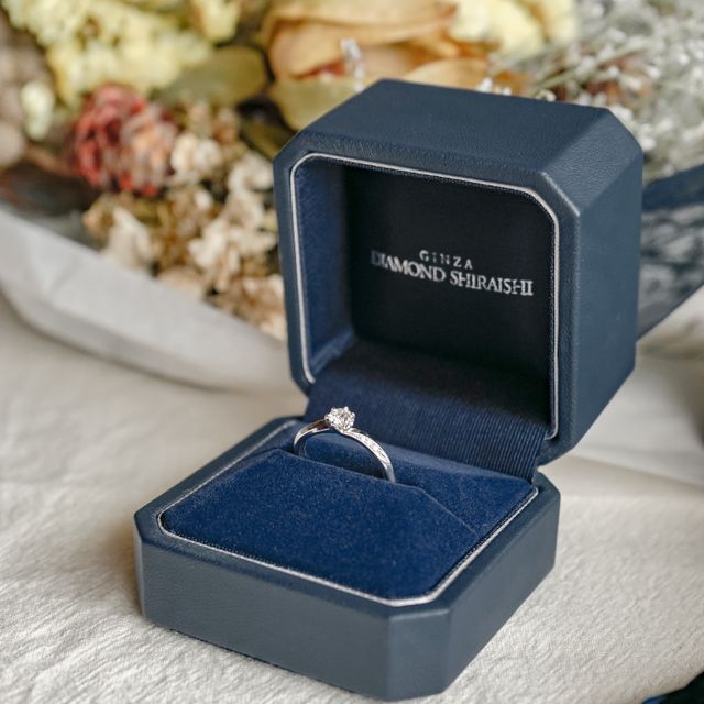 【銀座ダイヤモンドシライシの口コミ】 シライシウェーブが気に入りました。
デザインも太すぎないのが存在感がさ…