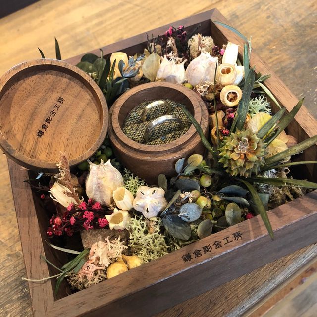 【鎌倉彫金工房の口コミ】 当日に店舗のスタッフの方に、それぞれの指輪の素材からデザイン、太さな…