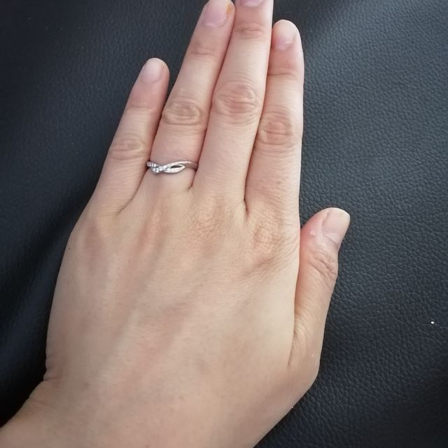 【アイプリモ(I-PRIMO)の口コミ】 華やかで、細身のリングを探していました。公式サイトで違うものを気に入…