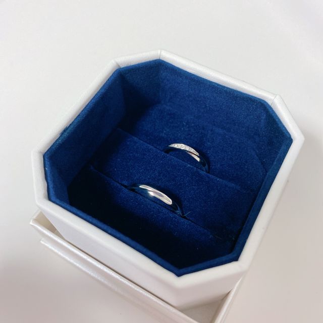 【4℃ BRIDAL(ヨンドシーブライダル)の口コミ】 シンプルで少しウェーブしたリングです。

希望に合う価格、デザインの物…