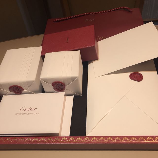 【カルティエ(Cartier)の口コミ】 立て爪の婚約指輪を探していました。私が購入した1985シリーズの指輪は古…