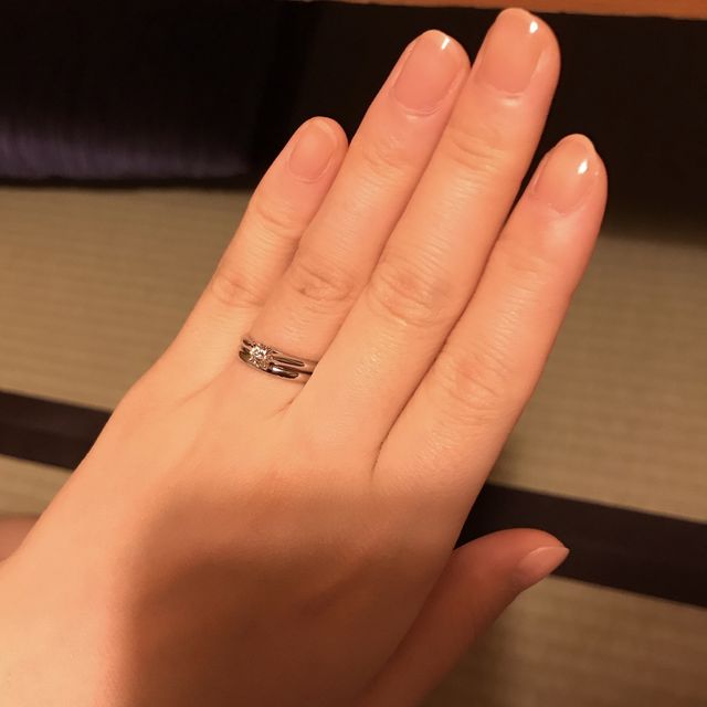 【カルティエ(Cartier)の口コミ】 立て爪の婚約指輪を探していました。私が購入した1985シリーズの指輪は古…