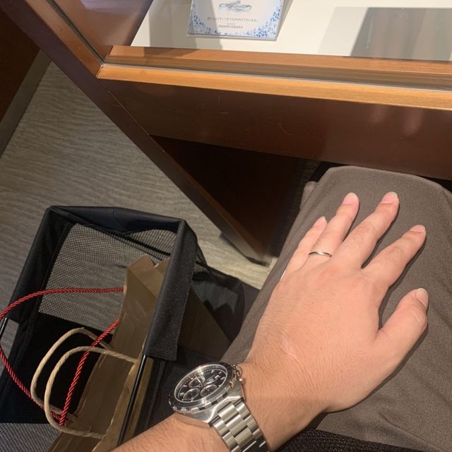 【銀座ダイヤモンドシライシの口コミ】 デザインがシンプルで良い意味で目立たない。
価格帯の中で1番良いと思っ…