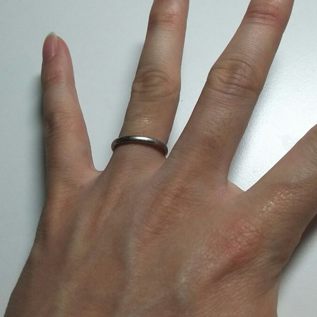 【4℃ BRIDAL(ヨンドシーブライダル)の口コミ】 現在の妻と一緒に購入しにいきました。
妻がブランドは４℃にしたいと以前…