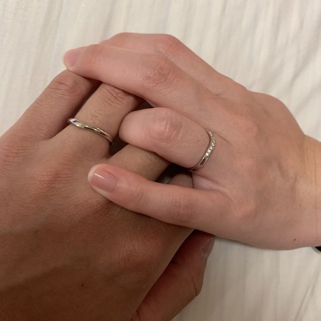 【4℃ BRIDAL(ヨンドシーブライダル)の口コミ】 最初はどこのブランドのものにしようかすごく悩んでおりました。指輪のサ…