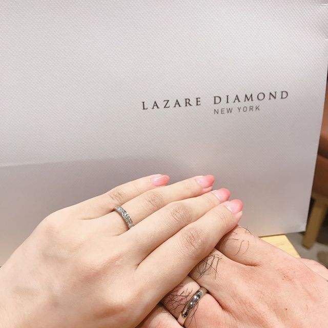 【ラザール ダイヤモンド(LAZARE DIAMOND)の口コミ】 男性用は、滑らかな指触りとシンプルさが決め手でした。一方女性用は、婚…