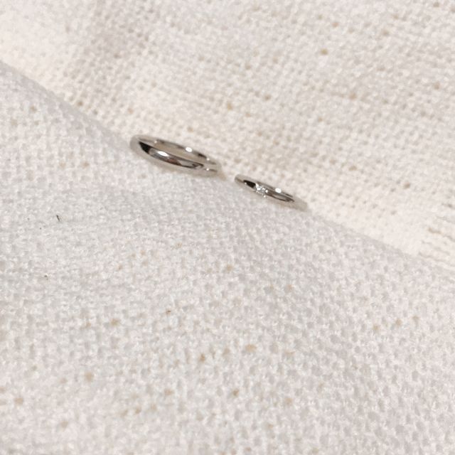 【ラザール ダイヤモンド(LAZARE DIAMOND)の口コミ】 シンプルで普段つけている時に違和感のないものを選択しました。結婚指輪…