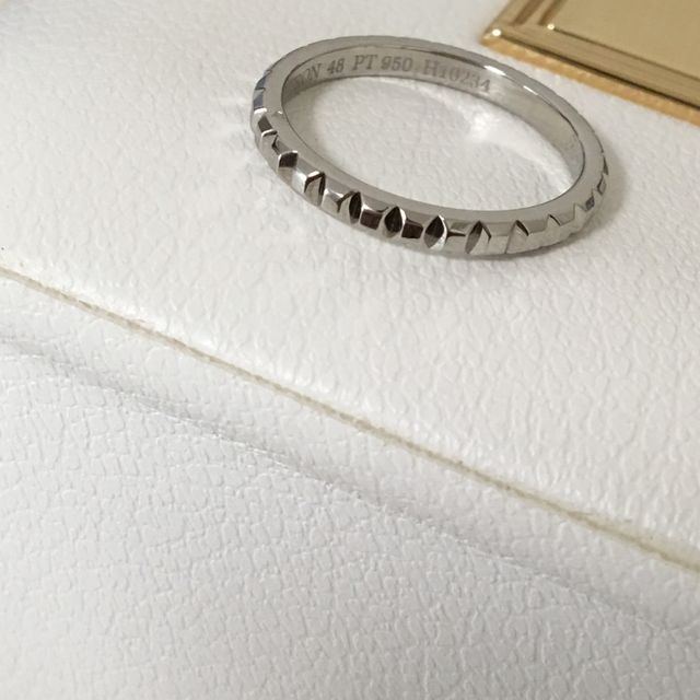 【ブシュロン(BOUCHERON)の口コミ】 エンゲージリングがブシュロンのものでしたので、重ねづけできるようにマ…