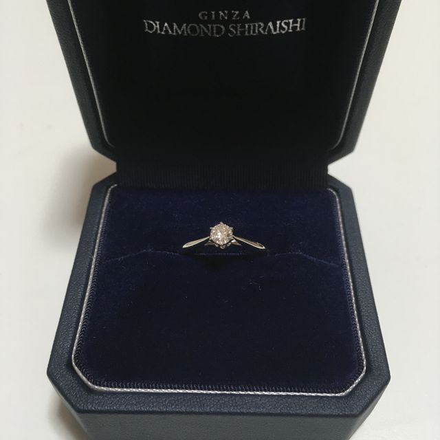 【銀座ダイヤモンドシライシの口コミ】 王道の形でありながら、また他にはないシンプルさ。ダイヤモンドを引き立…