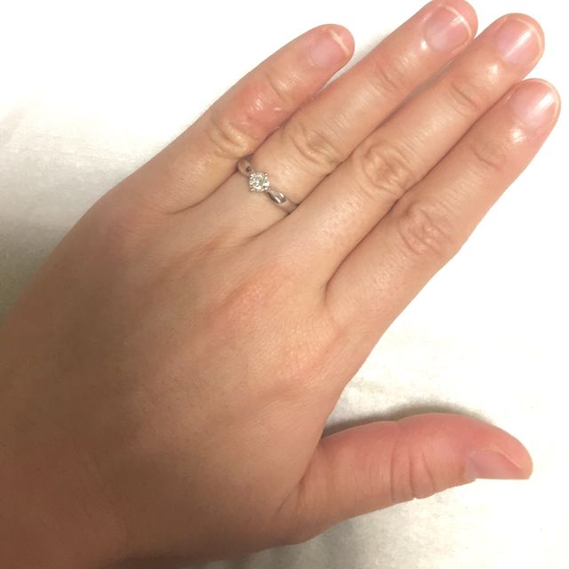 【ブルガリ(BVLGARI)の口コミ】 婚約指輪なので当然彼が一人で選んで渡してくれました。ですので、決めて…