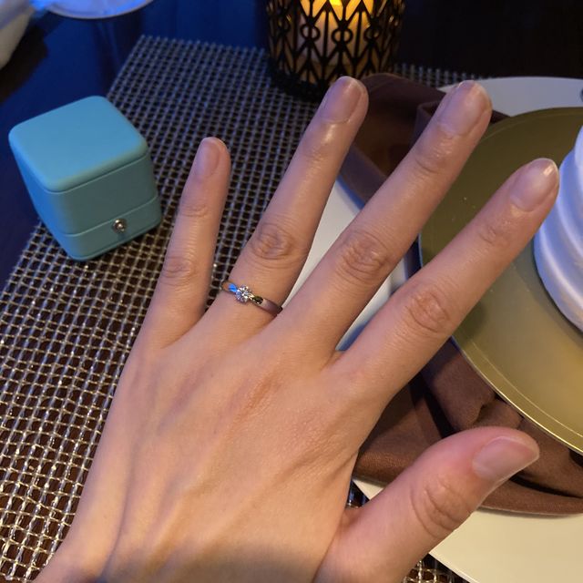 【ティファニー(Tiffany & Co.)の口コミ】 デザインがシンプルで、ダイヤも小さいですが、結婚指輪との重ね付けを出…