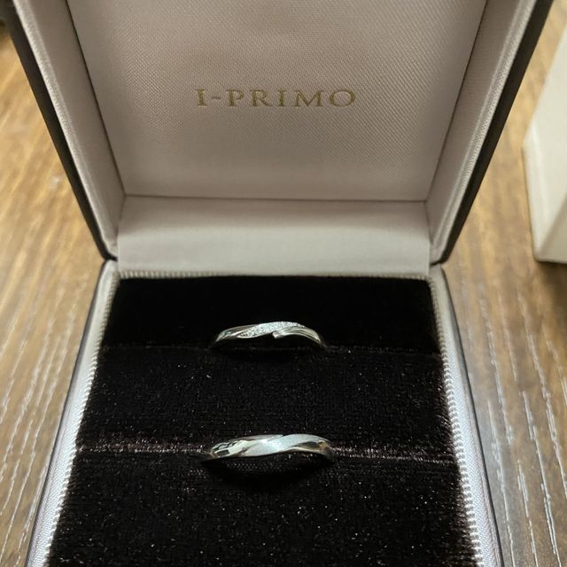 【アイプリモ(I-PRIMO)の口コミ】 WAVEラインが綺麗で、指輪の物語を聞いて決めました！
指が長く見える。2…
