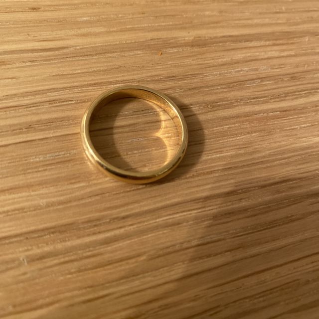 【カルティエ(Cartier)の口コミ】 元々プラチナなどのアクセサリーよりも
ゴールドのアクセサリーが好きなの…