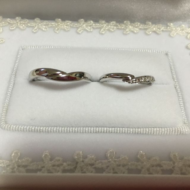 【宝寿堂(ほうじゅどう)の口コミ】 他店で気に入ったデザインに近いもので、ダイヤの数を増やしても10万近く…