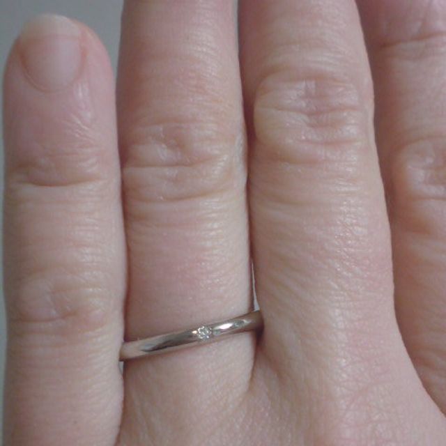 【HOSHI no SUNA 星の砂(ほしのすな)の口コミ】 結婚指なので、いつも身に着けるものとして、シンプルな物を探していまし…