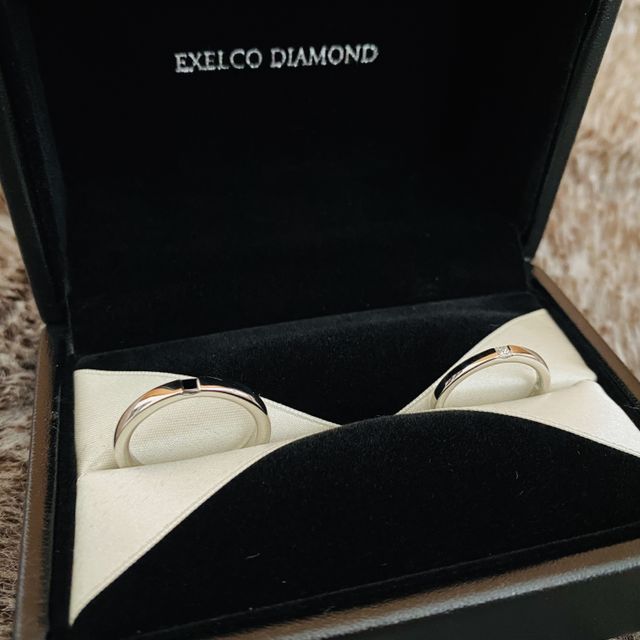 【エクセルコダイヤモンド(EXELCO DIAMOND)の口コミ】 仕事柄あまり派手な物は付けられません。この指輪は、さりげなくそれでい…