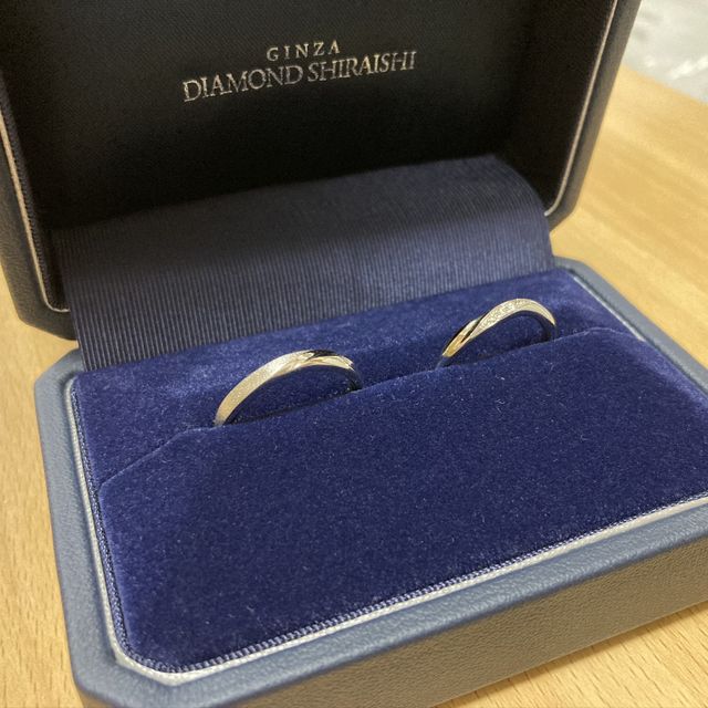 【銀座ダイヤモンドシライシの口コミ】 来店時点での新作ということで一番に提案していただき、指輪をはめた時の…