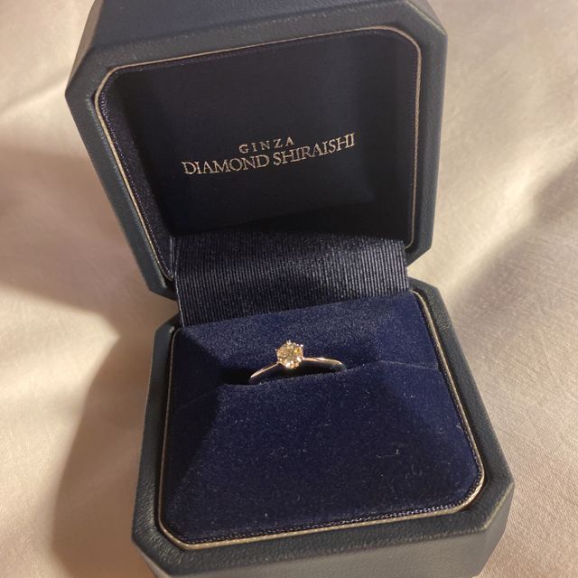 【銀座ダイヤモンドシライシの口コミ】 彼女に似合うと思ったから。リングの種類やダイヤモンドの種類など沢山の…