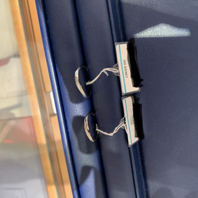 【銀座ダイヤモンドシライシの口コミ】 クレールはつけ心地が良いところです。曲りすぎていない、程よいカーブが…