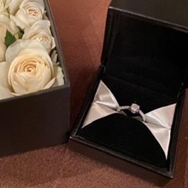 【エクセルコダイヤモンド(EXELCO DIAMOND)の口コミ】 結婚指輪(今後購入予定)の重ね付けを前提に探していました。ダイヤモンド…