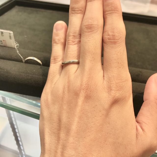 【GALA JEWELRY(ガラジュエリー)の口コミ】 当初いくつか候補にあげていたデザインがありましたかが、試着していく中…