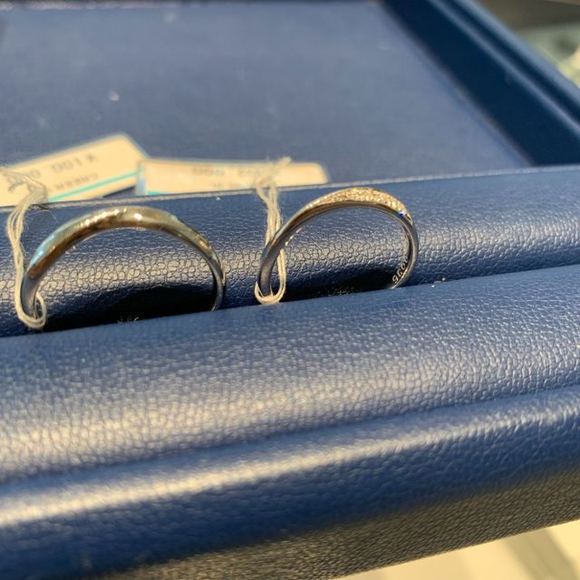 【銀座ダイヤモンドシライシの口コミ】 お守りとして指輪の内側に気に入った石を入れられることが、とても素敵だ…