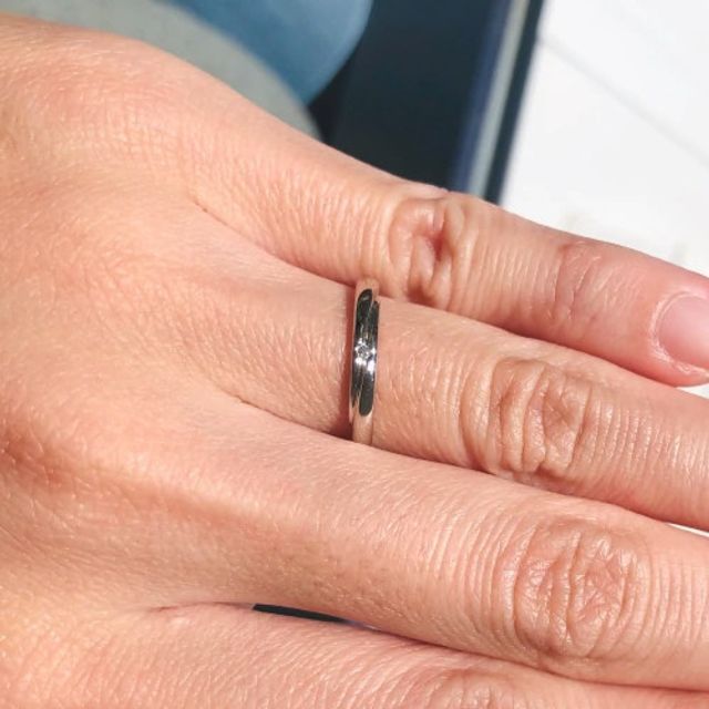 【銀座ダイヤモンドシライシの口コミ】 シンプルで耐久性の高い造りであることと、つけ心地が良く使いやすいと感…