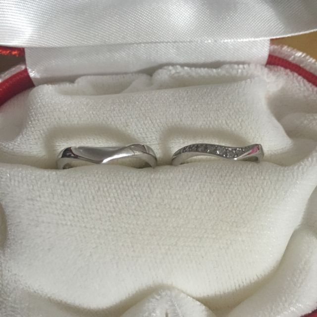 【カオキ　ダイヤモンド専門卸直営店の口コミ】 何個も悩みましたがこのカーブがとても指を綺麗にみせてくれるので、これ…