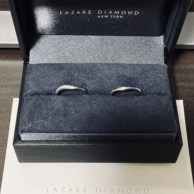 【ラザール ダイヤモンド(LAZARE DIAMOND)の口コミ】 当時、新作だったペアデザインを選びました。来店前はシンプルストレート…